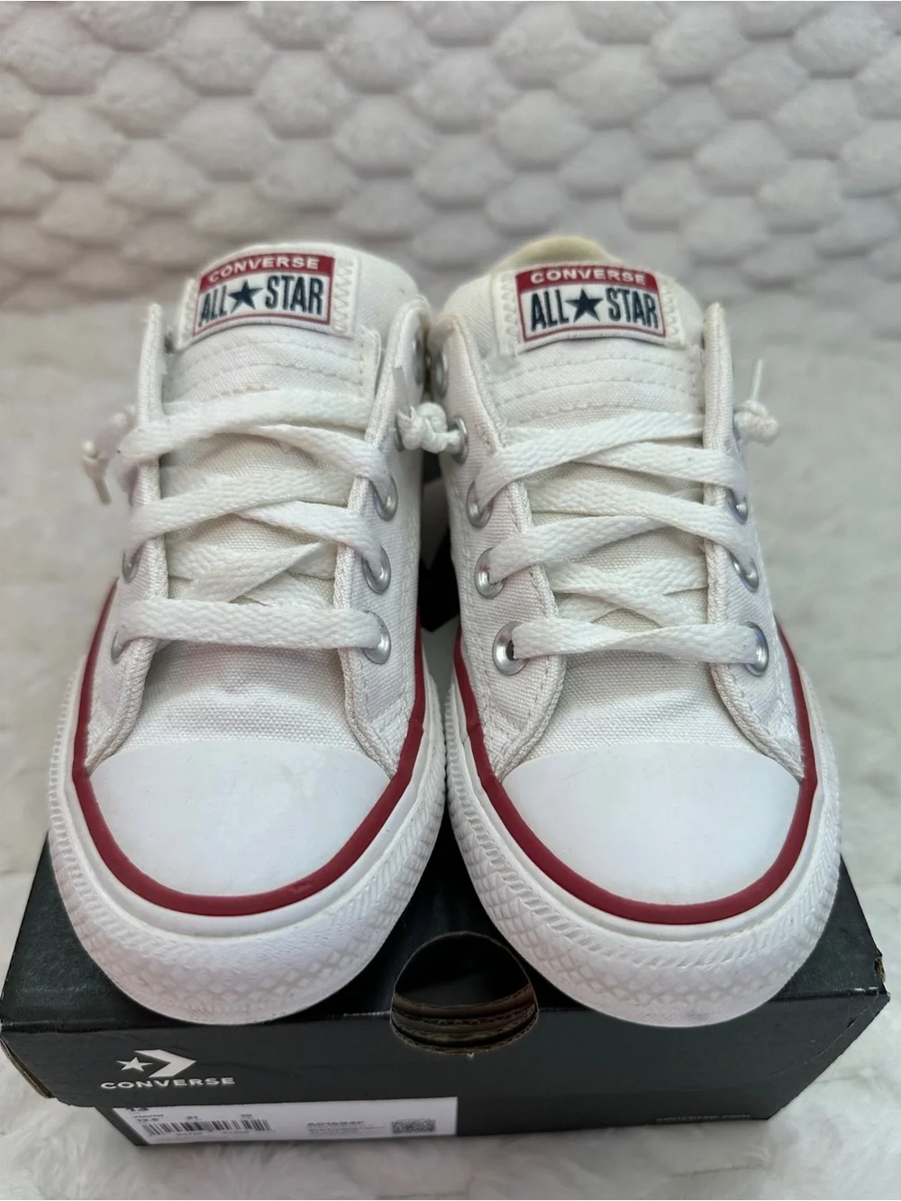 Converse low top
